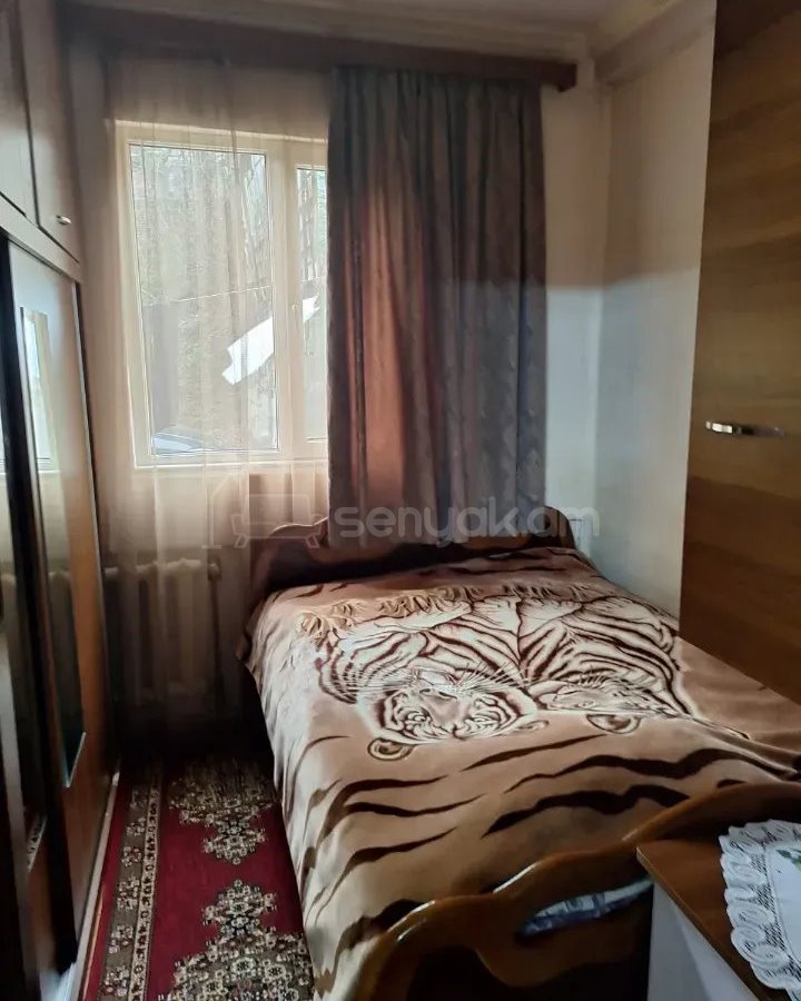 4 Սենյականոց Բնակարան Քարե Շենքում, 85քմ, 1/5 հարկ, Կապիտալ Վերանորոգված