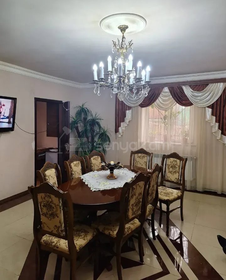 4 Սենյականոց Բնակարան Քարե Շենքում, 85քմ, 1/5 հարկ, Կապիտալ Վերանորոգված