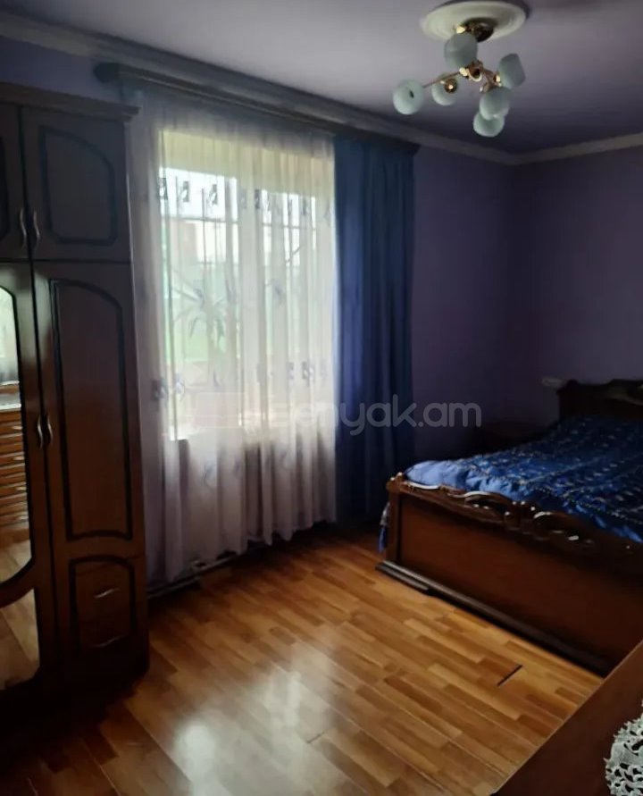 4 Սենյականոց Բնակարան Քարե Շենքում, 85քմ, 1/5 հարկ, Կապիտալ Վերանորոգված