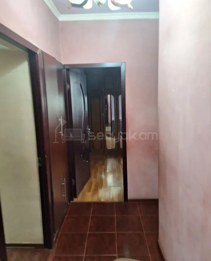 4 Սենյականոց Բնակարան Քարե Շենքում, 85քմ, 1/5 հարկ, Կապիտալ Վերանորոգված