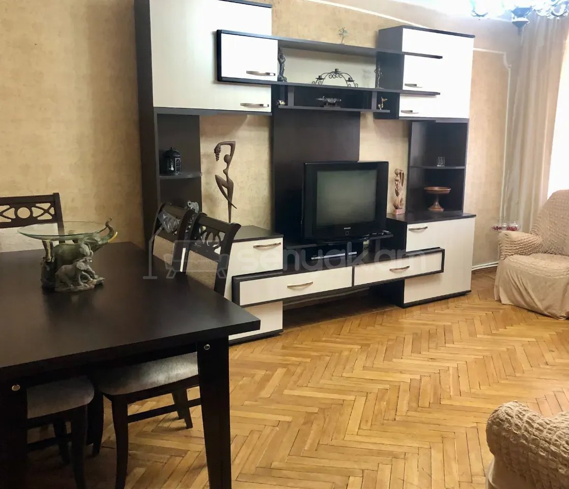 3 Սենյականոց Բնակարան Քարե Շենքում, 74քմ, 5/5 հարկ, Կոսմետիկ Վերանորոգված