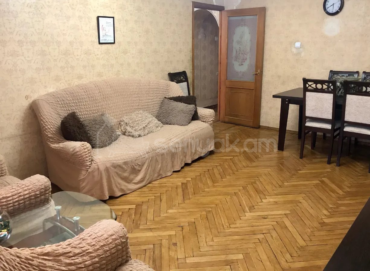 3 Սենյականոց Բնակարան Քարե Շենքում, 74քմ, 5/5 հարկ, Կոսմետիկ Վերանորոգված