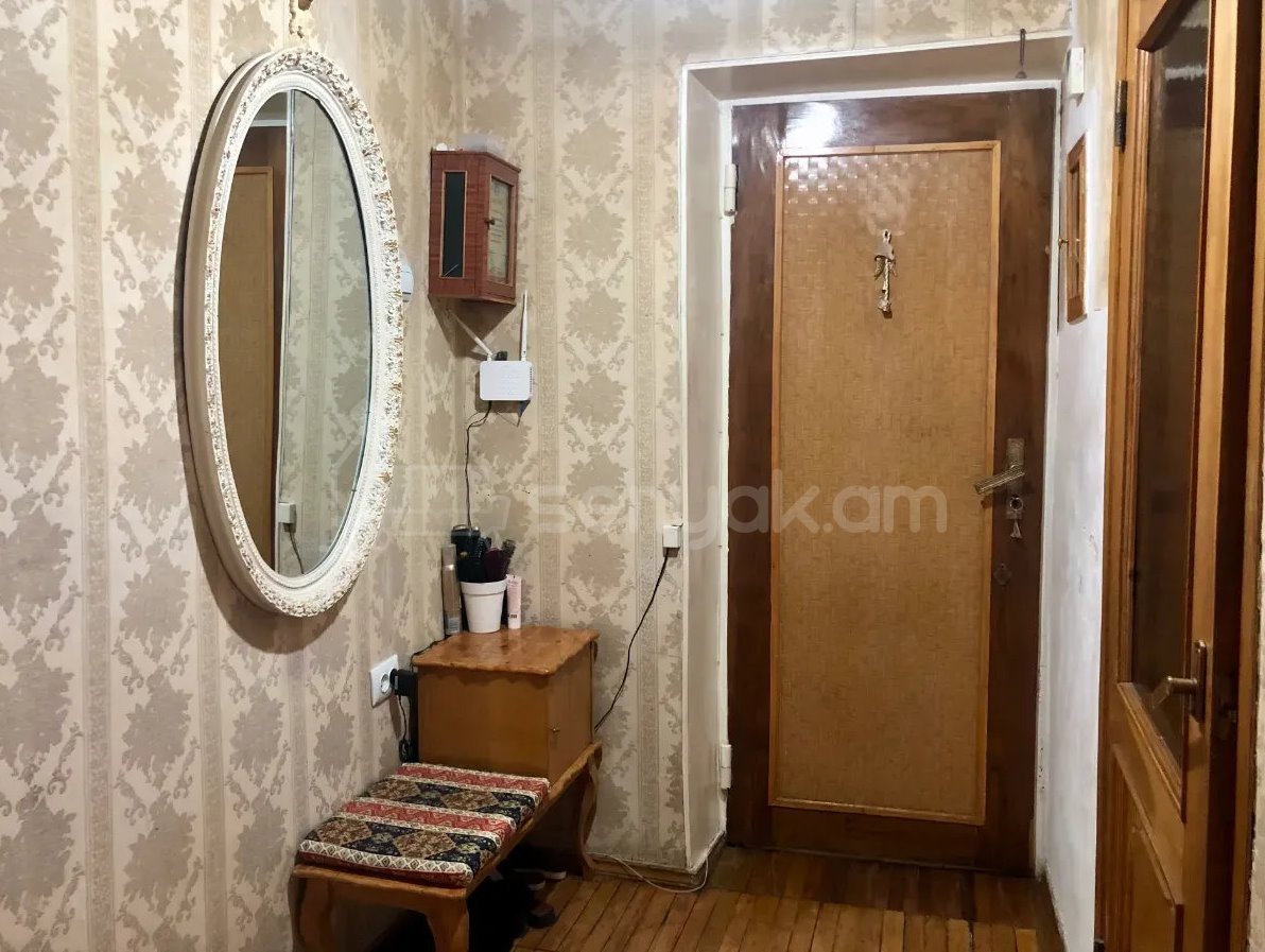 3 Սենյականոց Բնակարան Քարե Շենքում, 74քմ, 5/5 հարկ, Կոսմետիկ Վերանորոգված