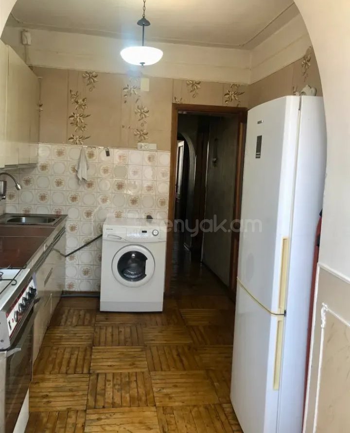 3 Սենյականոց Բնակարան Քարե Շենքում, 74քմ, 5/5 հարկ, Կոսմետիկ Վերանորոգված