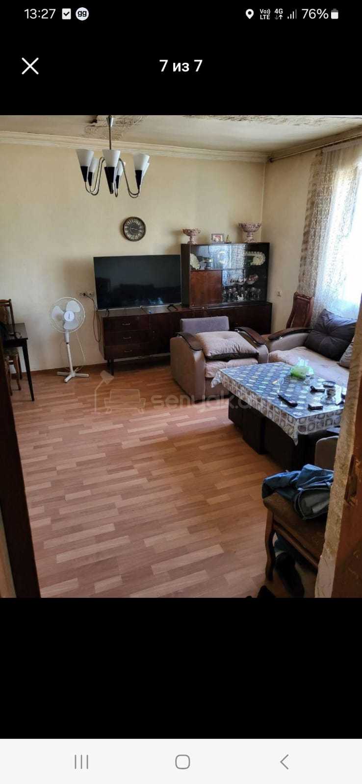 3 Սենյականոց Բնակարան Քարե Շենքում, 100քմ, 1/1 հարկ, Նորմալ Վիճակում, Կահավորված