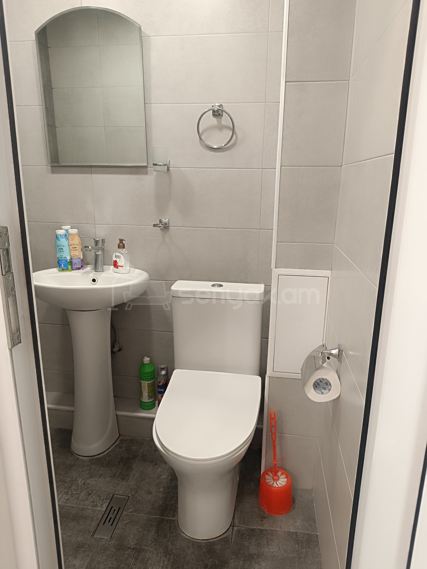 1 Սենյականոց Բնակարան Քարե Շենքում, 27քմ, 2/5 հարկ, Կապիտալ Վերանորոգված, Կահավորված, Արևկող