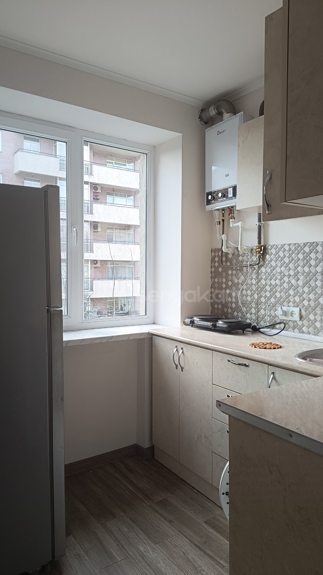 1 Սենյականոց Բնակարան Քարե Շենքում, 27քմ, 2/5 հարկ, Կապիտալ Վերանորոգված, Կահավորված, Արևկող