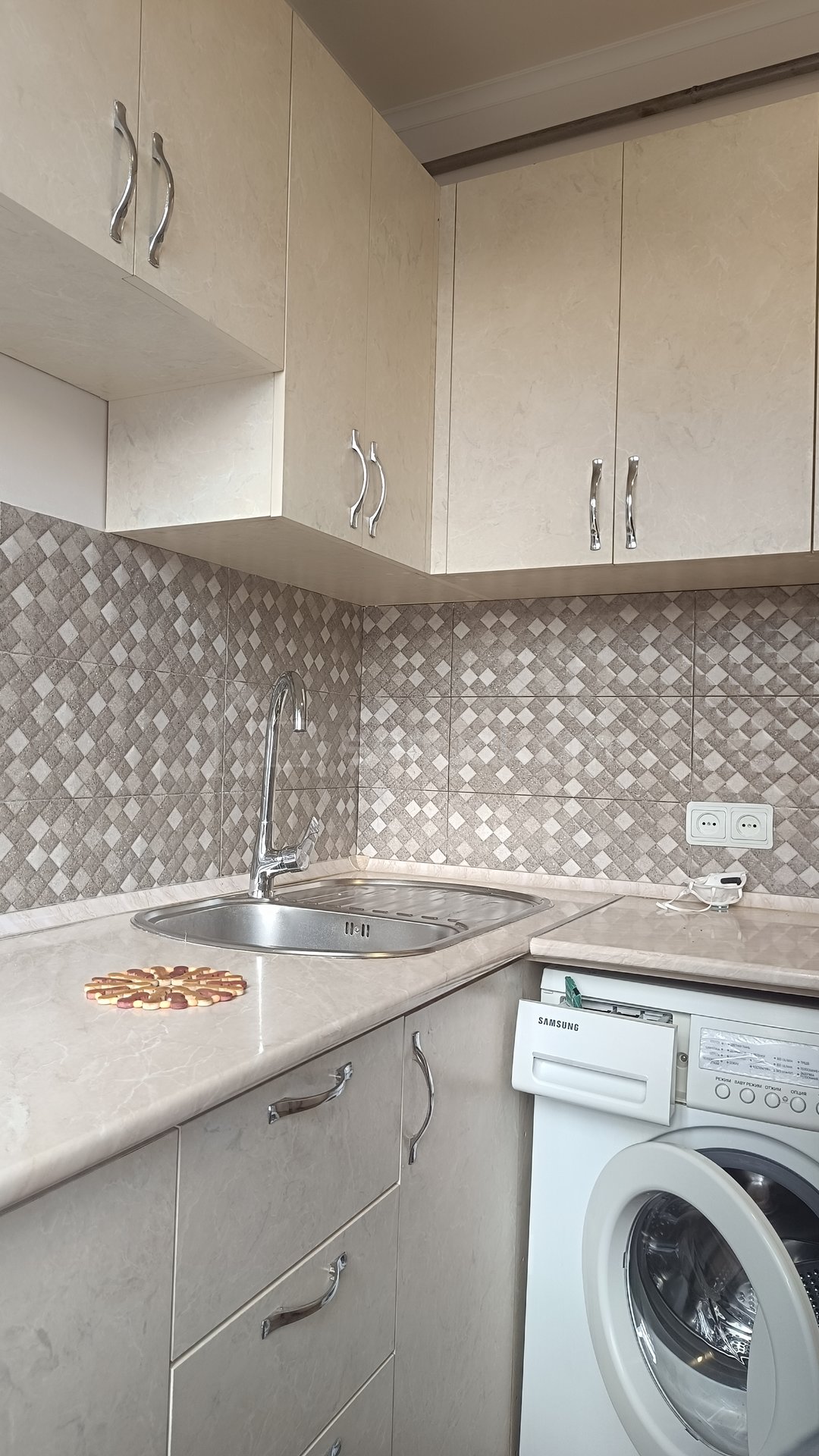 1 Սենյականոց Բնակարան Քարե Շենքում, 27քմ, 2/5 հարկ, Կապիտալ Վերանորոգված, Կահավորված, Արևկող