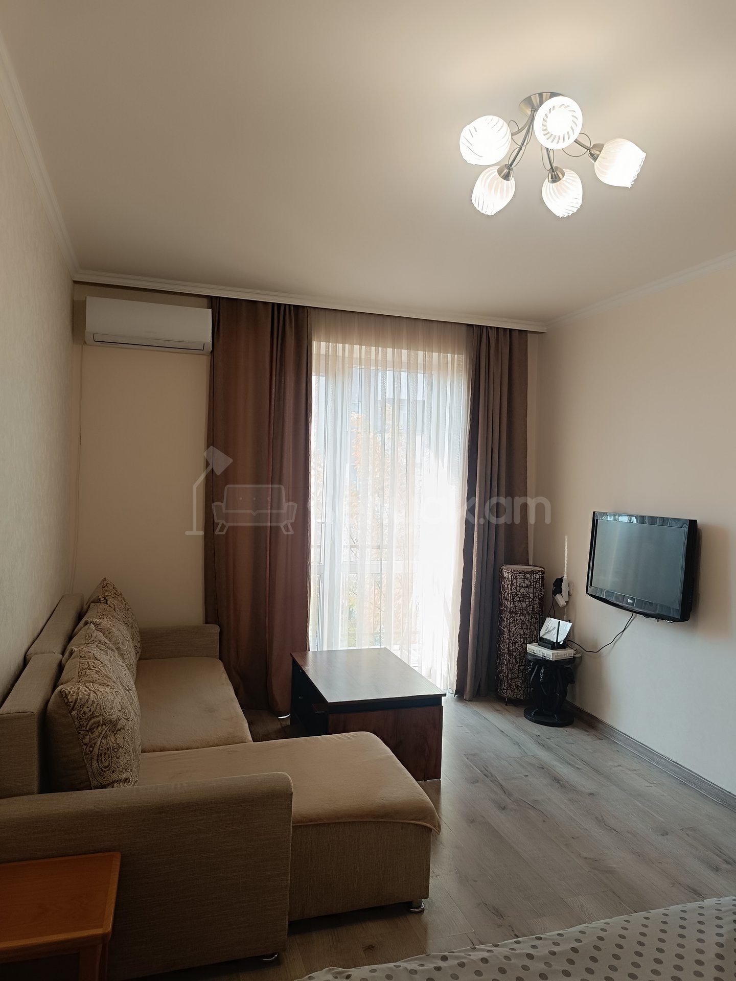 1 Սենյականոց Բնակարան Քարե Շենքում, 27քմ, 2/5 հարկ, Կապիտալ Վերանորոգված, Կահավորված, Արևկող