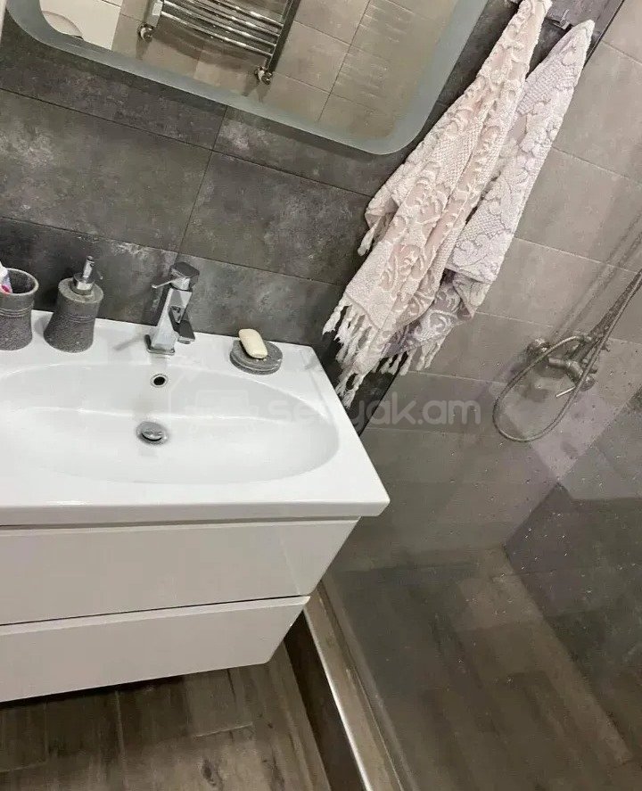 3 Սենյականոց Բնակարան, 70քմ, 7/12 հարկ, Կապիտալ Վերանորոգված