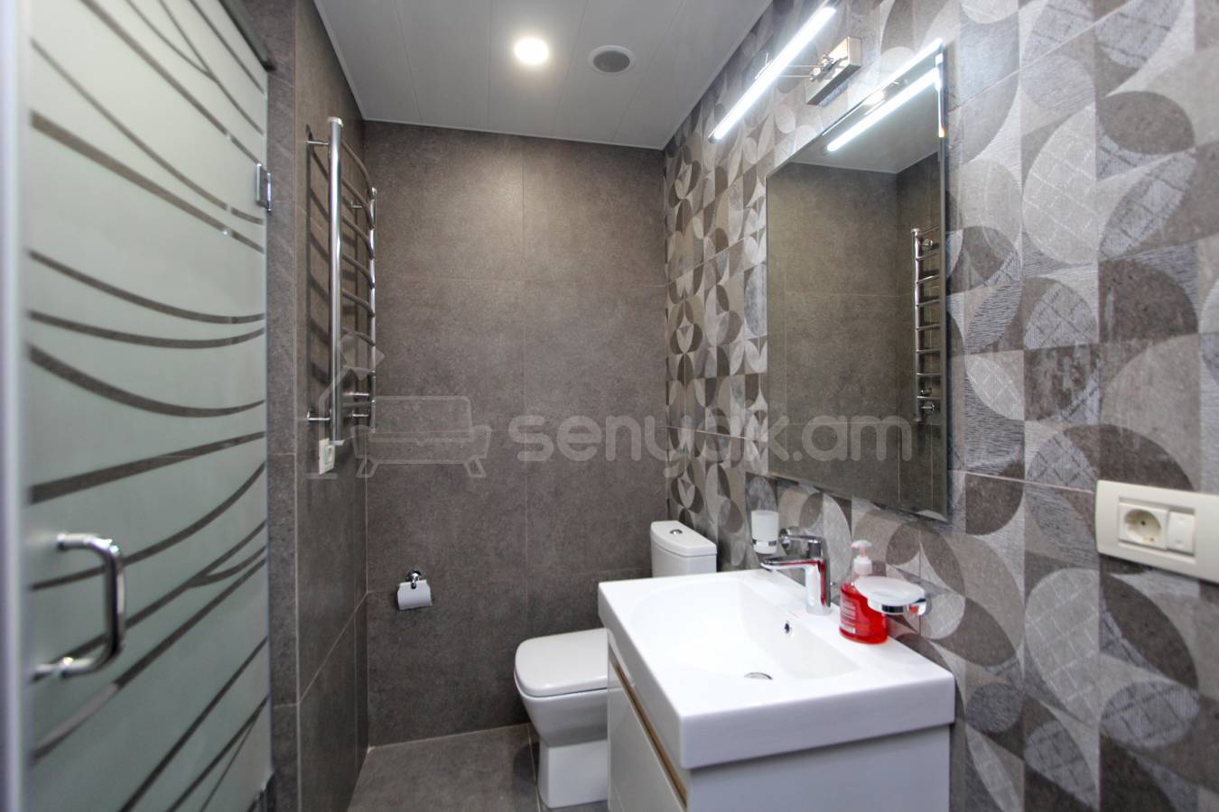 3 Սենյականոց Բնակարան Նորակառույցում, 80քմ, 14/16 հարկ, Դիզայներական Վերանորոգված, Կահավորված, Արևկող