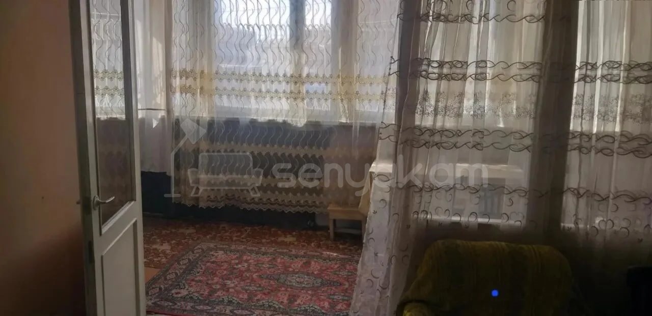 2 Սենյականոց Բնակարան Քարե Շենքում, 50քմ, 1/5 հարկ, Պետական Վիճակում