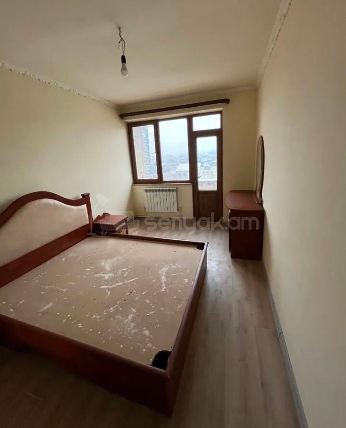 3 Սենյականոց Բնակարան Քարե Շենքում, 76քմ, 4/5 հարկ, Նորմալ Վիճակում, Կահավորված