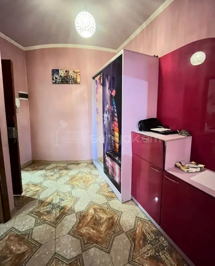 3 Սենյականոց Բնակարան, 86քմ, 4/12 հարկ, Նորմալ Վիճակում