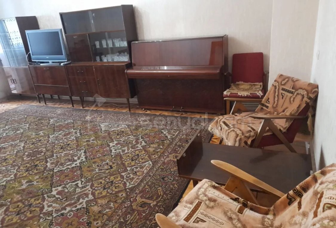 4 Սենյականոց Բնակարան, 65քմ, 3/9 հարկ, Նորմալ Վիճակում, Կահավորված