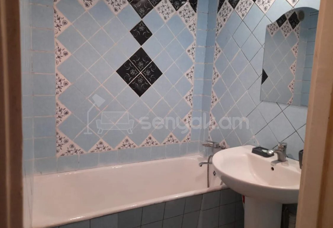 4 Սենյականոց Բնակարան, 65քմ, 3/9 հարկ, Նորմալ Վիճակում, Կահավորված