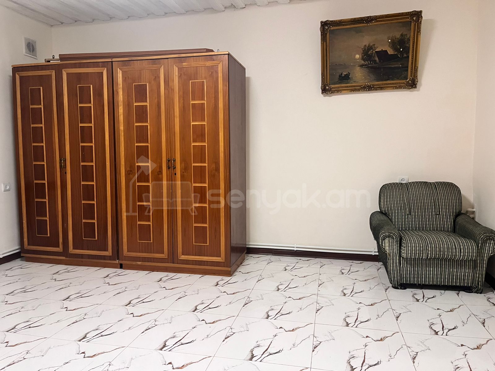 2 Սենյականոց Բնակարան Քարե Շենքում, 70քմ, 1/1 հարկ, Նորմալ Վիճակում, Կահավորված