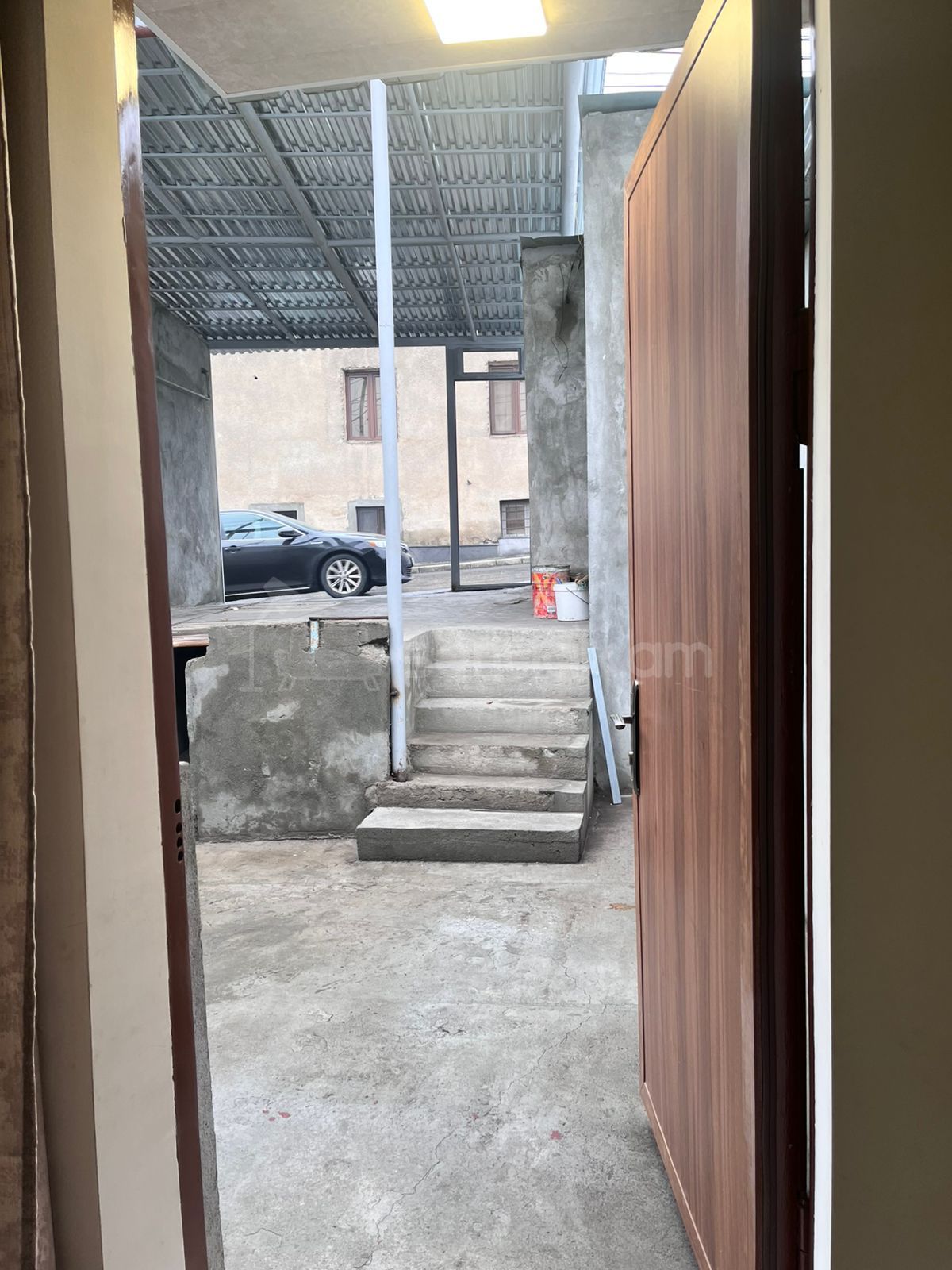 2 Սենյականոց Բնակարան Քարե Շենքում, 70քմ, 1/1 հարկ, Նորմալ Վիճակում, Կահավորված