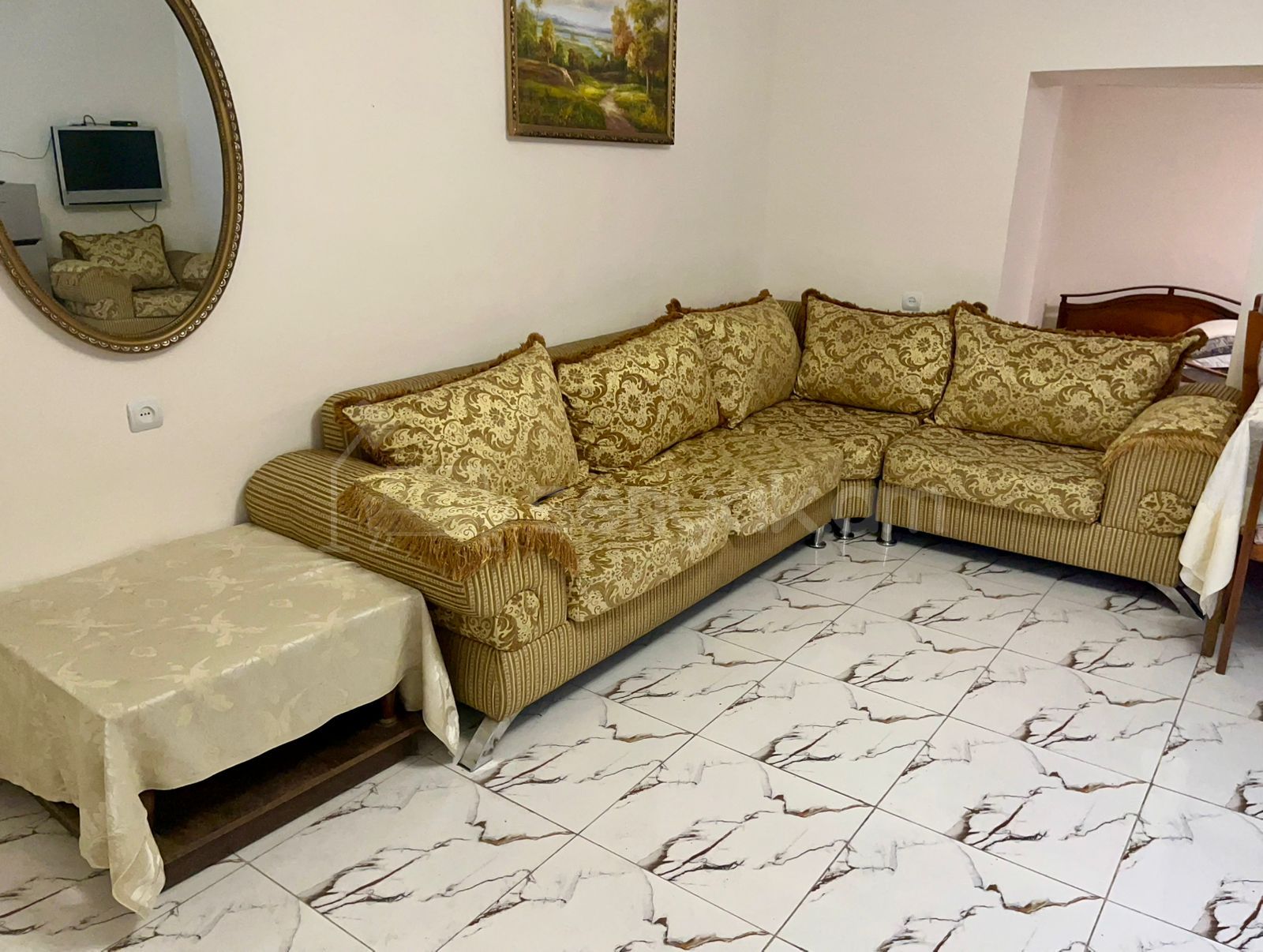 2 Սենյականոց Բնակարան Քարե Շենքում, 70քմ, 1/1 հարկ, Նորմալ Վիճակում, Կահավորված