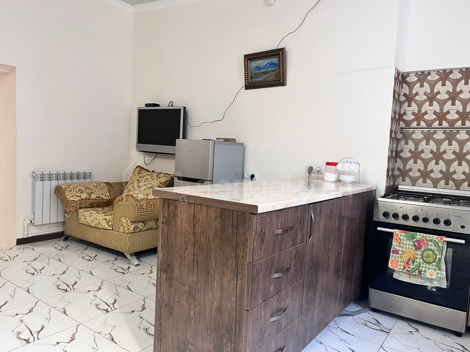 2 Սենյականոց Բնակարան Քարե Շենքում, 70քմ, 1/1 հարկ, Նորմալ Վիճակում, Կահավորված