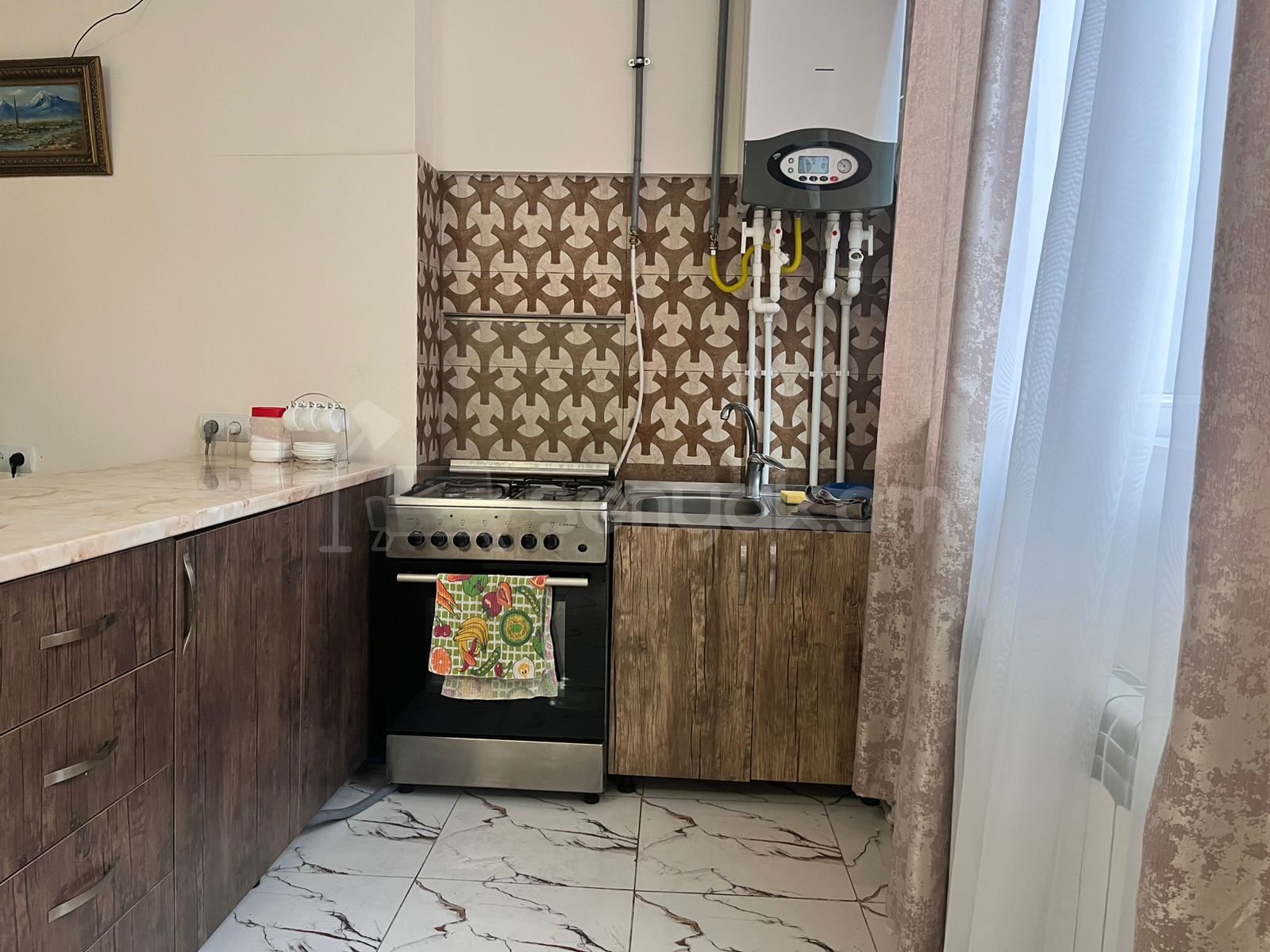 2 Սենյականոց Բնակարան Քարե Շենքում, 70քմ, 1/1 հարկ, Նորմալ Վիճակում, Կահավորված