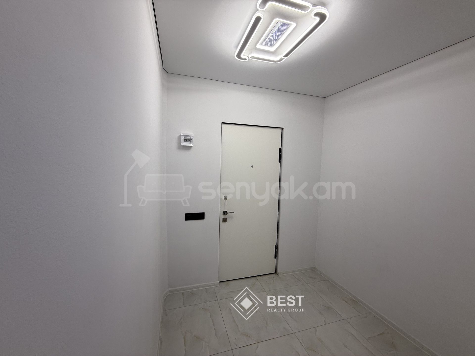 2 Սենյականոց Բնակարան, 43քմ, 11/16 հարկ, Կապիտալ Վերանորոգված