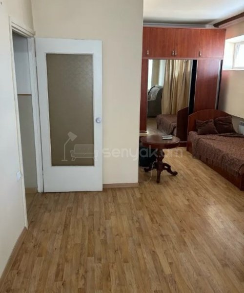 1 Սենյականոց Բնակարան Քարե Շենքում, 50քմ, 5/5 հարկ, Կոսմետիկ Վերանորոգված