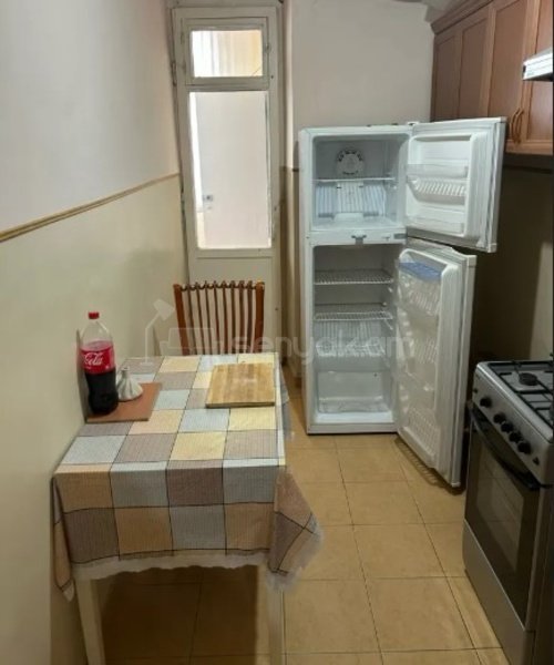 1 Սենյականոց Բնակարան Քարե Շենքում, 50քմ, 5/5 հարկ, Կոսմետիկ Վերանորոգված