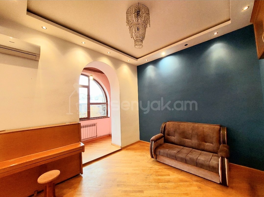 2 Սենյականոց Բնակարան Քարե Շենքում, 60քմ, 4/5 հարկ, Կապիտալ Վերանորոգված, Կահավորված, Արևկող