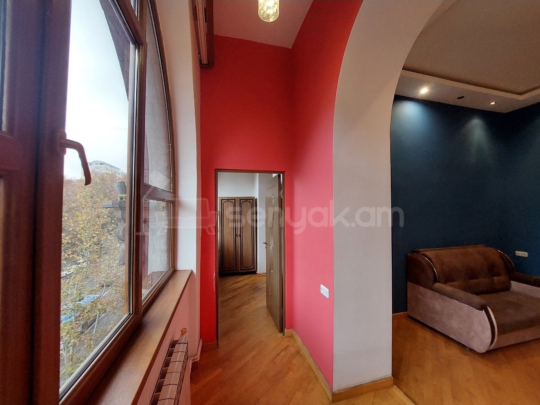 2 Սենյականոց Բնակարան Քարե Շենքում, 60քմ, 4/5 հարկ, Կապիտալ Վերանորոգված, Կահավորված, Արևկող