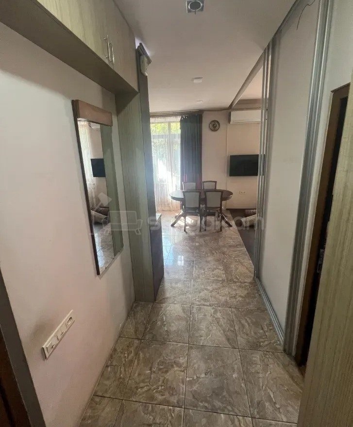 2 Սենյականոց Բնակարան Քարե Շենքում, 40քմ, 2/5 հարկ, Կապիտալ Վերանորոգված