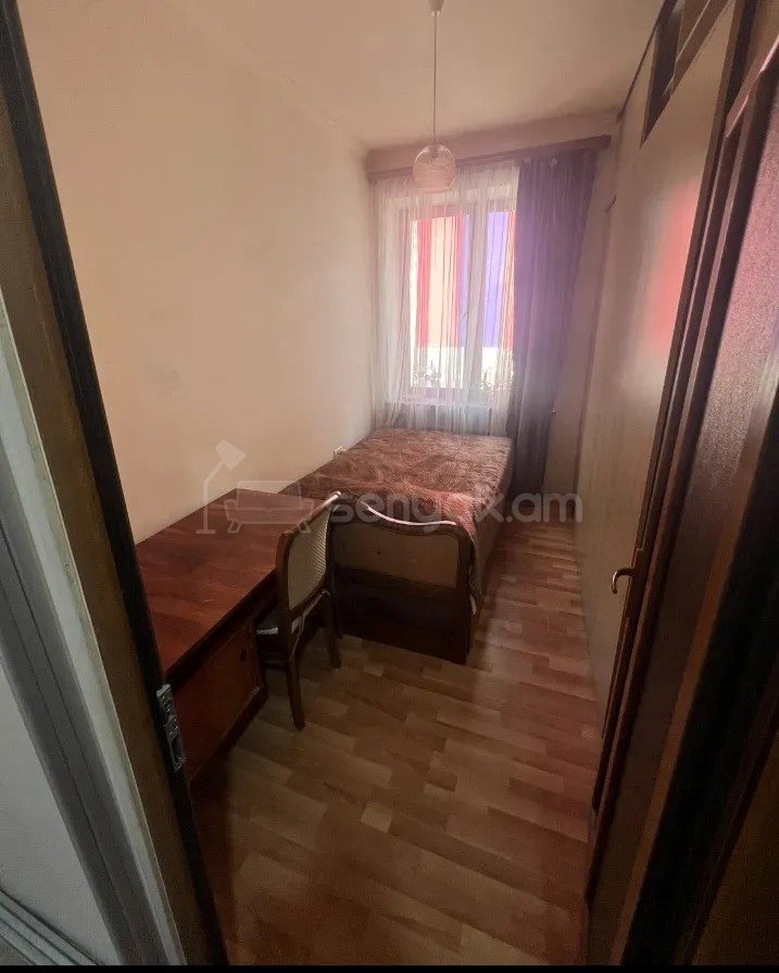 2 Սենյականոց Բնակարան Քարե Շենքում, 40քմ, 2/5 հարկ, Կապիտալ Վերանորոգված