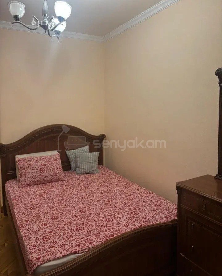 3 Սենյականոց Բնակարան Քարե Շենքում, 78քմ, 2/5 հարկ, Կապիտալ Վերանորոգված, Կահավորված