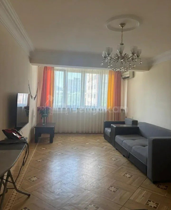 3 Սենյականոց Բնակարան Քարե Շենքում, 78քմ, 2/5 հարկ, Կապիտալ Վերանորոգված, Կահավորված