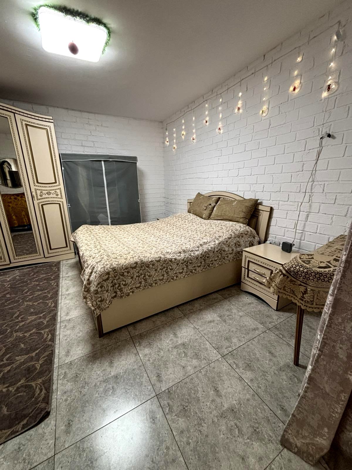 5 Սենյականոց Սեփական Տուն, 240քմ, Նորմալ Վիճակում, Ավտոտնակով