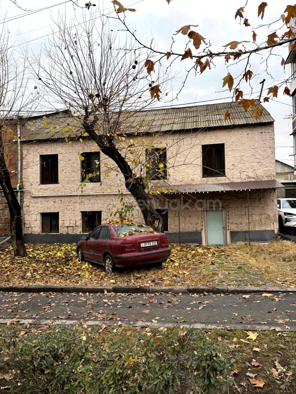 5 Սենյականոց Սեփական Տուն, 240քմ, Նորմալ Վիճակում, Ավտոտնակով