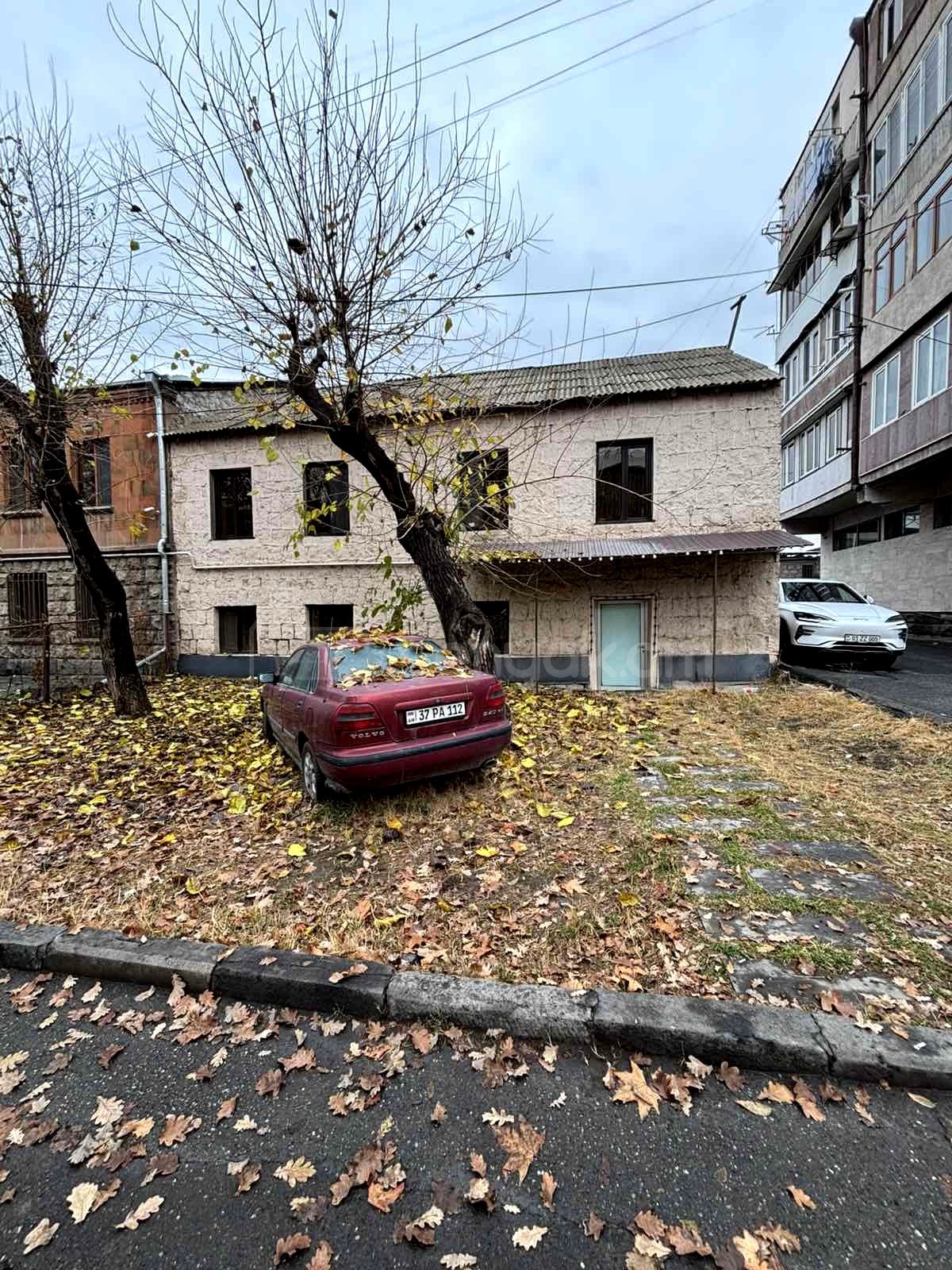 5 Սենյականոց Սեփական Տուն, 240քմ, Նորմալ Վիճակում, Ավտոտնակով