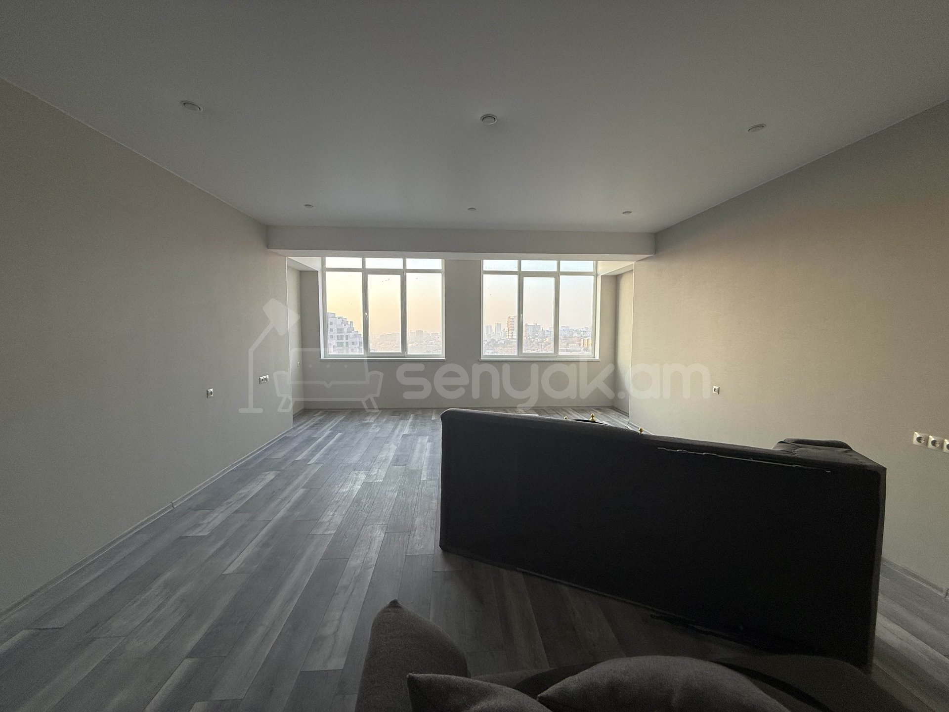 1 Սենյականոց Բնակարան Նորակառույցում, 50քմ, 10/12 հարկ, Կապիտալ Վերանորոգված