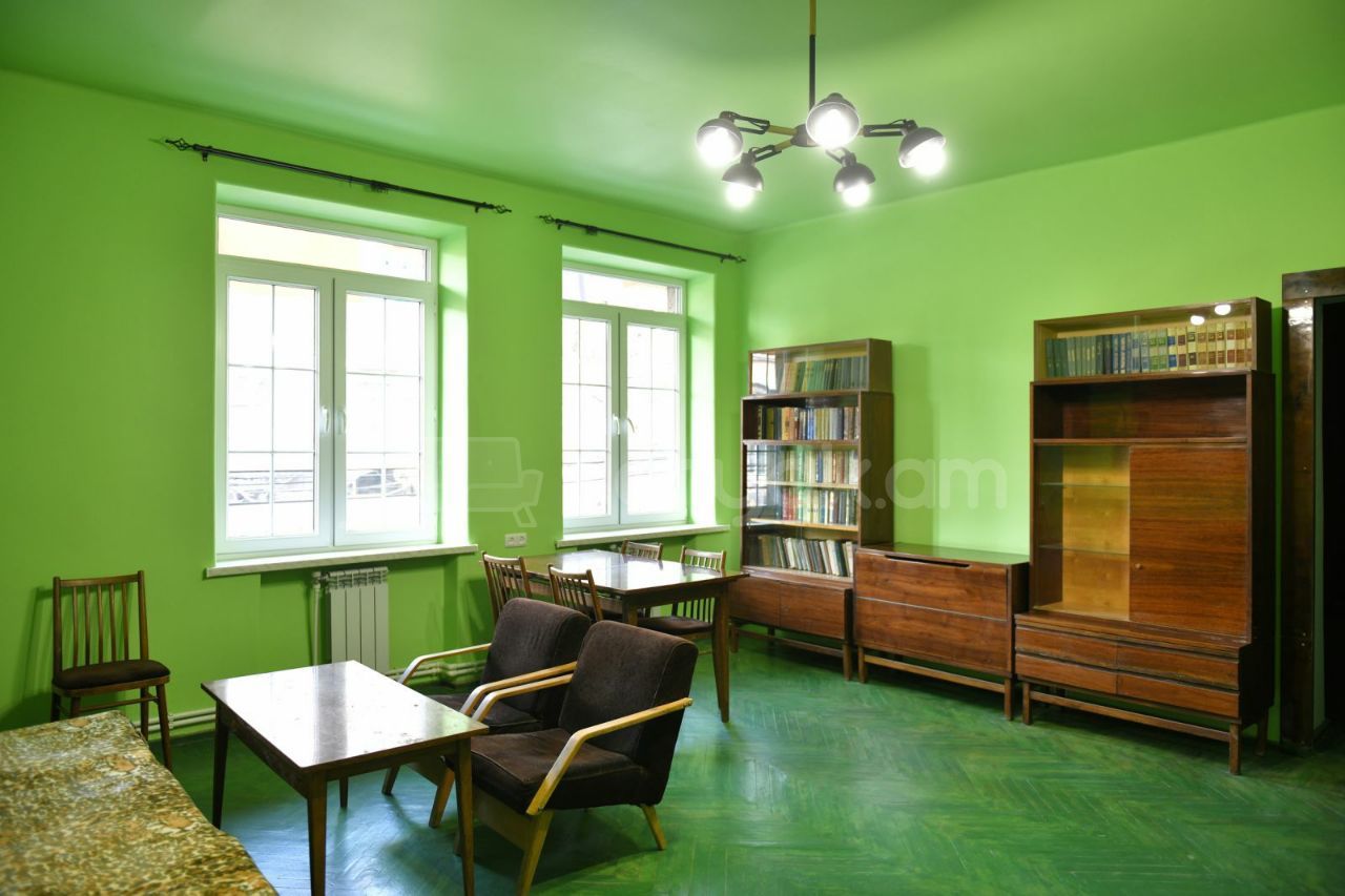 2 Սենյականոց Բնակարան Քարե Շենքում, 80քմ, 2/5 հարկ, Կապիտալ Վերանորոգված, Կահավորված, Արևկող