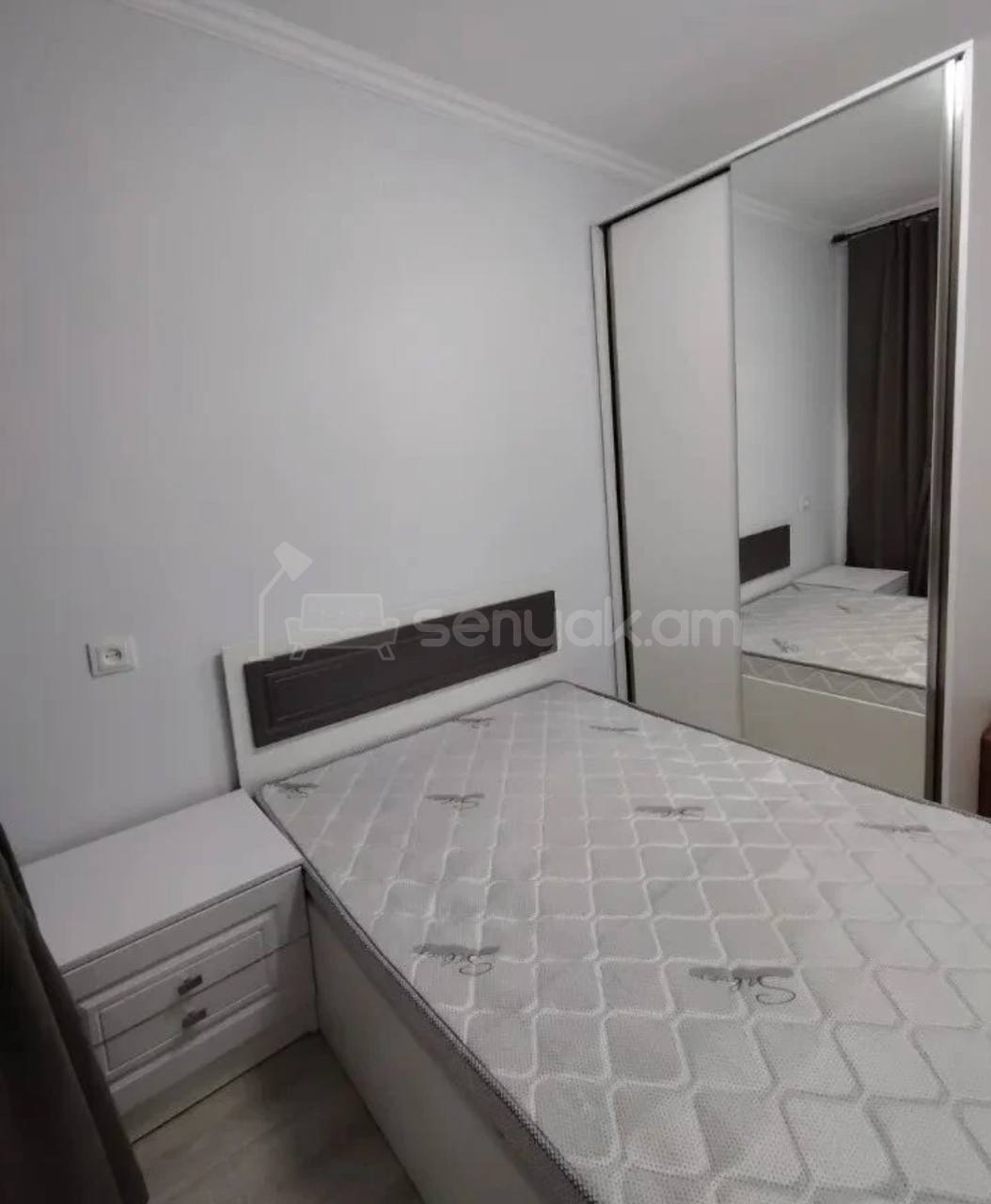 2 Սենյականոց Բնակարան Քարե Շենքում, 39քմ, 3/5 հարկ, Կապիտալ Վերանորոգված, Կահավորված, Արևկող