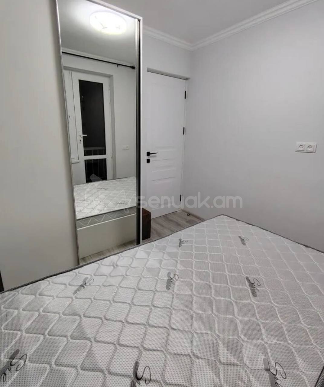 2 Սենյականոց Բնակարան Քարե Շենքում, 39քմ, 3/5 հարկ, Կապիտալ Վերանորոգված, Կահավորված, Արևկող