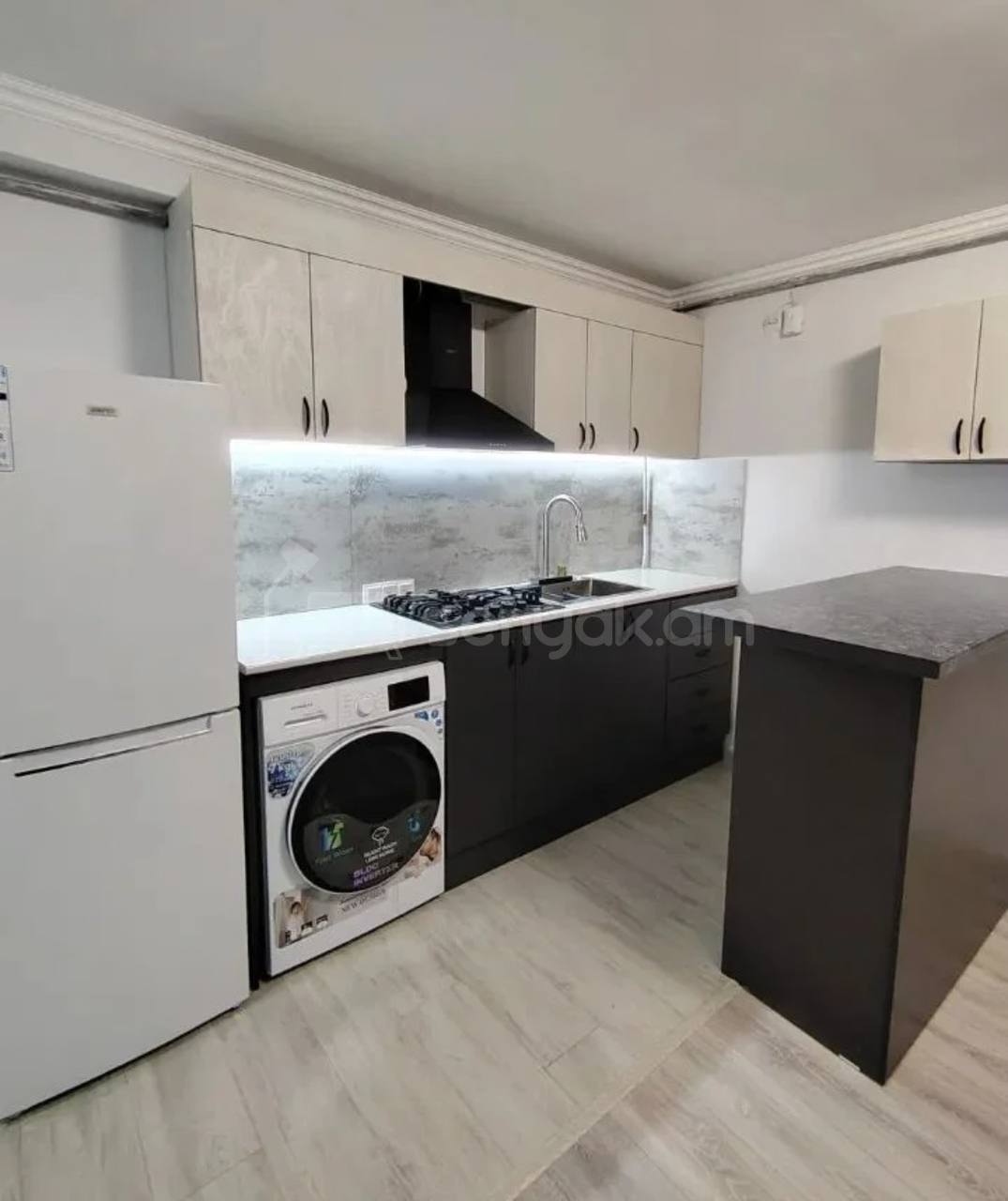 2 Սենյականոց Բնակարան Քարե Շենքում, 39քմ, 3/5 հարկ, Կապիտալ Վերանորոգված, Կահավորված, Արևկող