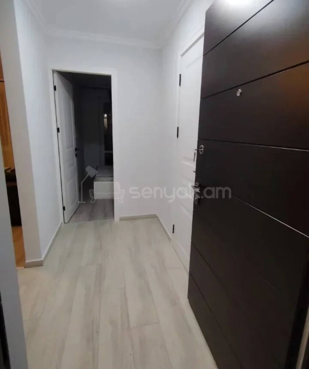 2 Սենյականոց Բնակարան Քարե Շենքում, 39քմ, 3/5 հարկ, Կապիտալ Վերանորոգված, Կահավորված, Արևկող