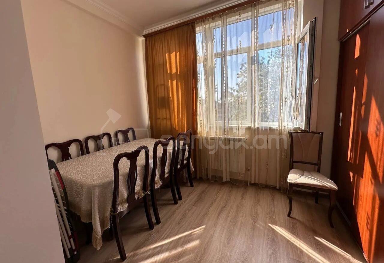 2 Սենյականոց Բնակարան Քարե Շենքում, 75քմ, 2/5 հարկ, Կապիտալ Վերանորոգված, Կահավորված, Արևկող