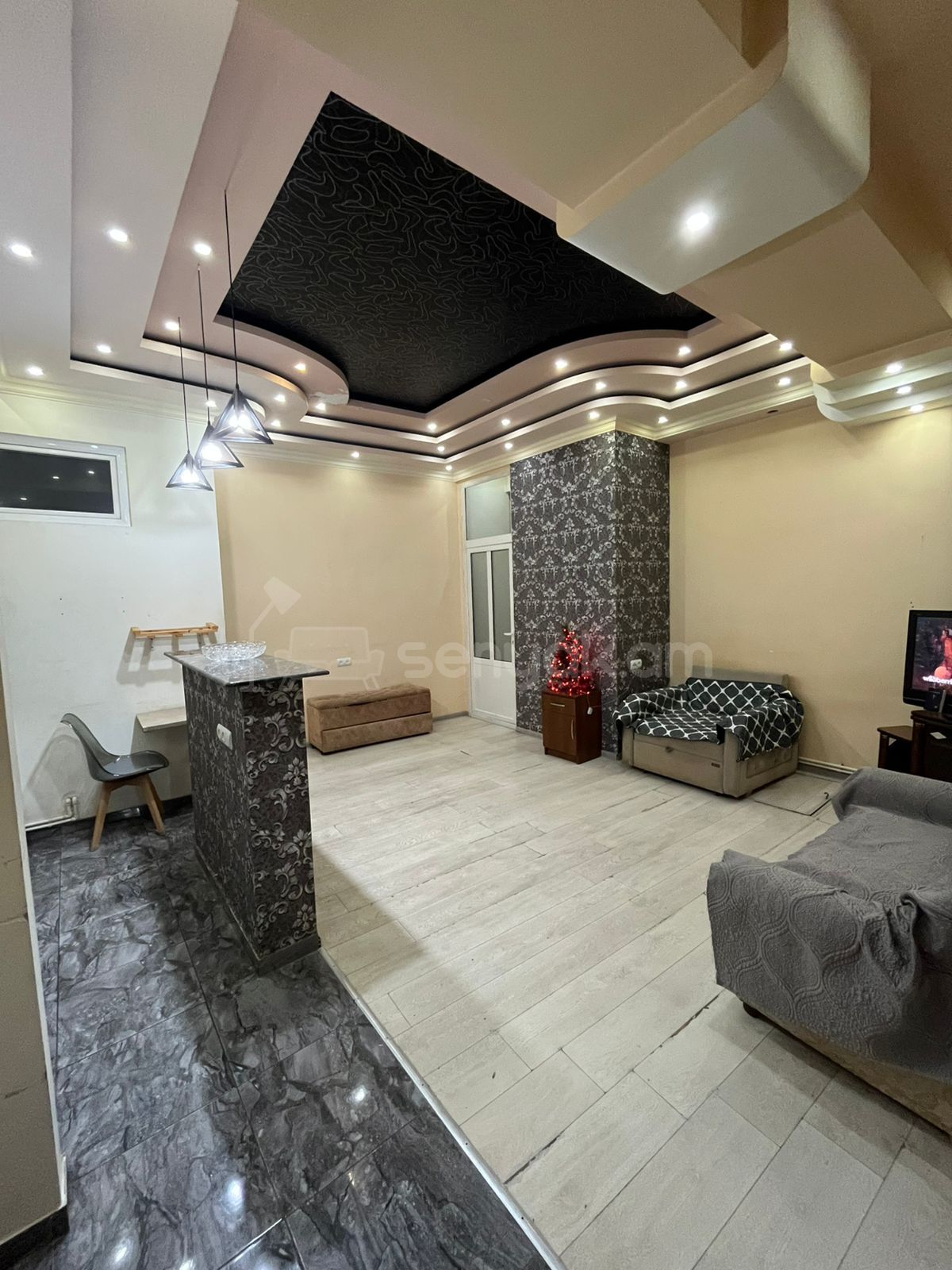 1 Սենյականոց Բնակարան Քարե Շենքում, 40քմ, 1/5 հարկ, Կապիտալ Վերանորոգված, Կահավորված, Արևկող