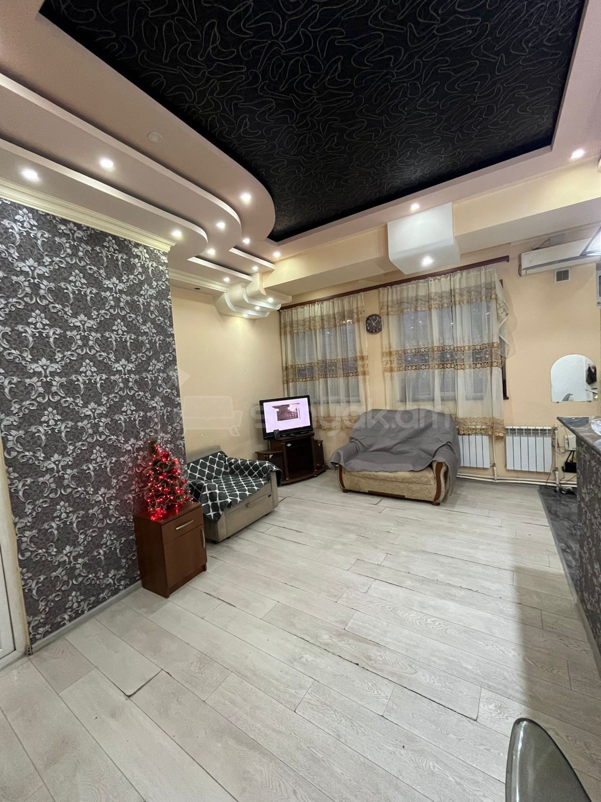 1 Սենյականոց Բնակարան Քարե Շենքում, 40քմ, 1/5 հարկ, Կապիտալ Վերանորոգված, Կահավորված, Արևկող