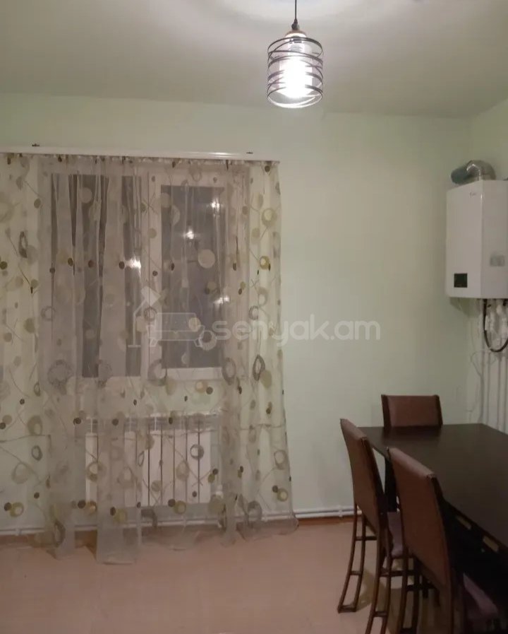 3 Սենյականոց Բնակարան Քարե Շենքում, 80քմ, 2/5 հարկ, Կապիտալ Վերանորոգված, Կահավորված