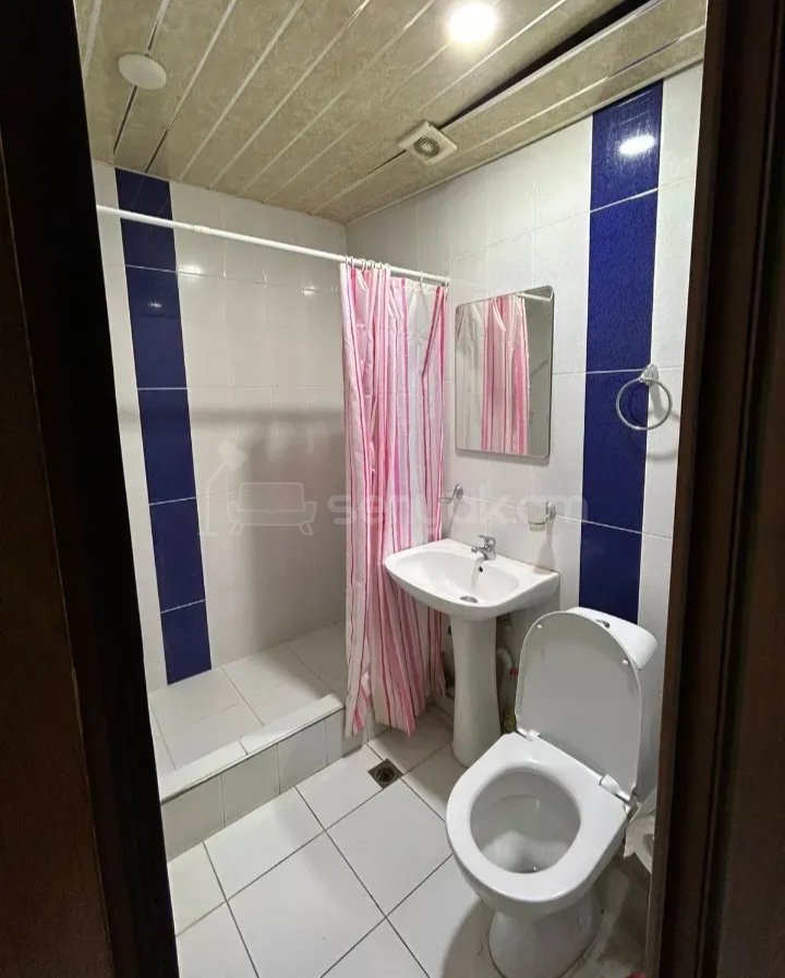 3 Սենյականոց Բնակարան Քարե Շենքում, 80քմ, 2/5 հարկ, Կապիտալ Վերանորոգված, Կահավորված