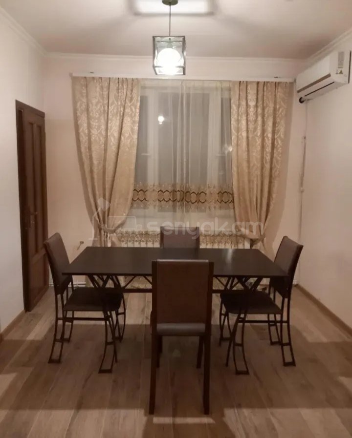 3 Սենյականոց Բնակարան Քարե Շենքում, 80քմ, 2/5 հարկ, Կապիտալ Վերանորոգված, Կահավորված