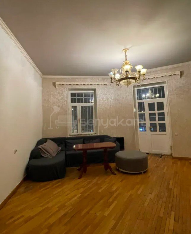 3 Սենյականոց Բնակարան Քարե Շենքում, 83քմ, 3/4 հարկ, Կապիտալ Վերանորոգված, Կահավորված